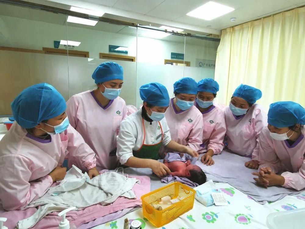 大关县妇婴监护型护送